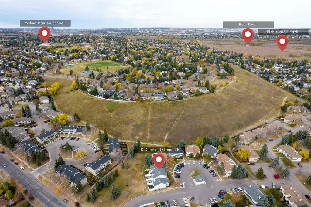 10 Deerfield Green SE Calgary AB T2J7B8