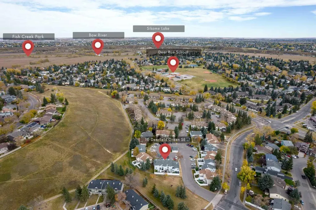 10 Deerfield Green SE Calgary AB T2J7B8