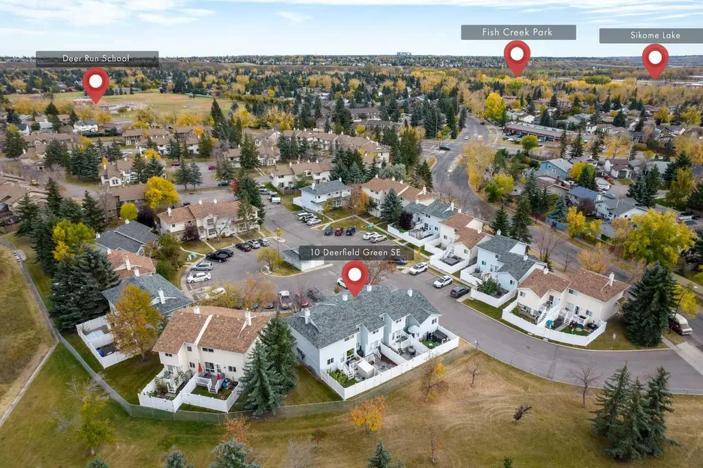 10 Deerfield Green SE Calgary AB T2J7B8