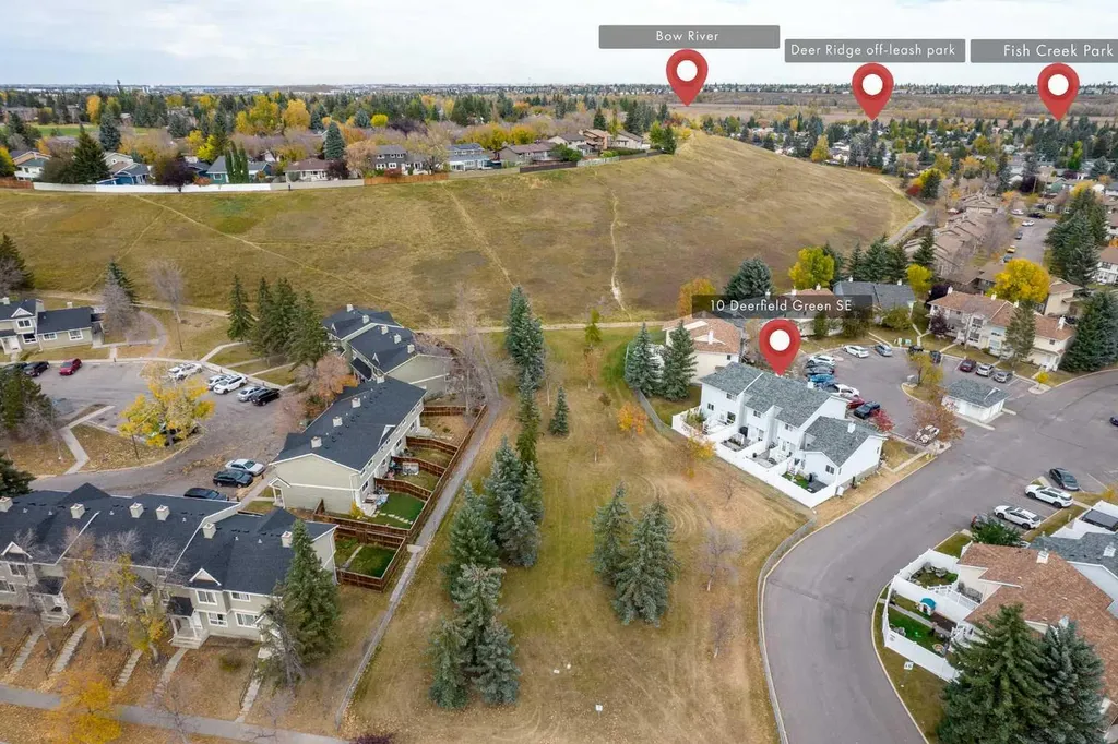 10 Deerfield Green SE Calgary AB T2J7B8