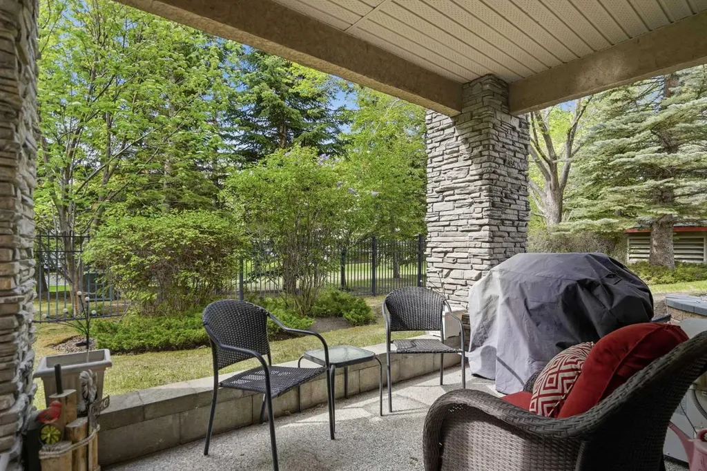 3117 Lake Fraser Green SE Calgary AB T2J7H9