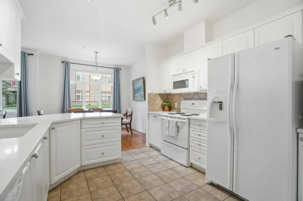3117 Lake Fraser Green SE Calgary AB T2J7H9