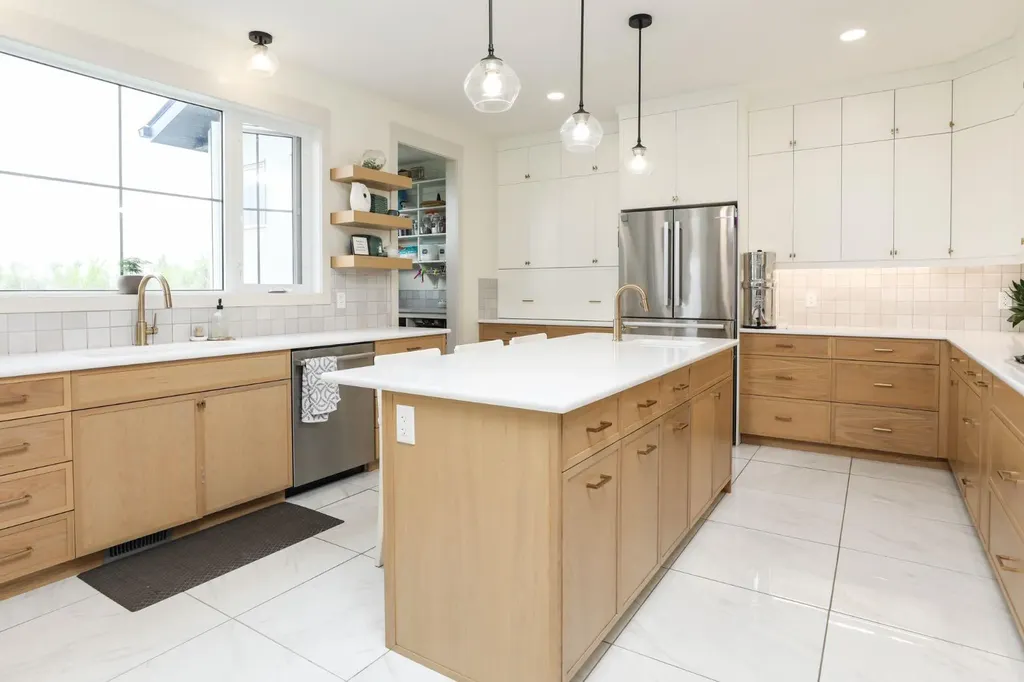 325 W 1 Avenue N Magrath AB T0K 1J0