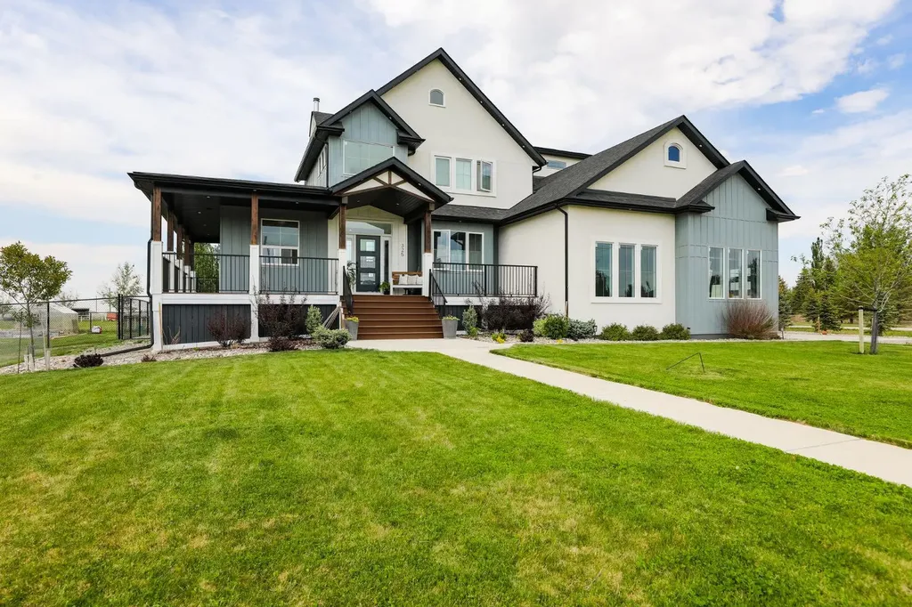 325 W 1 Avenue N Magrath AB T0K 1J0