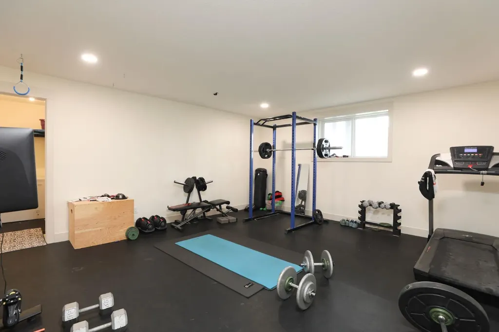 325 W 1 Avenue N Magrath AB T0K 1J0