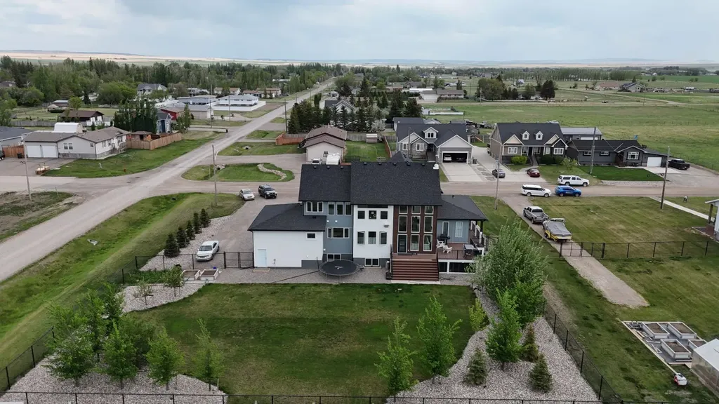 325 W 1 Avenue N Magrath AB T0K 1J0