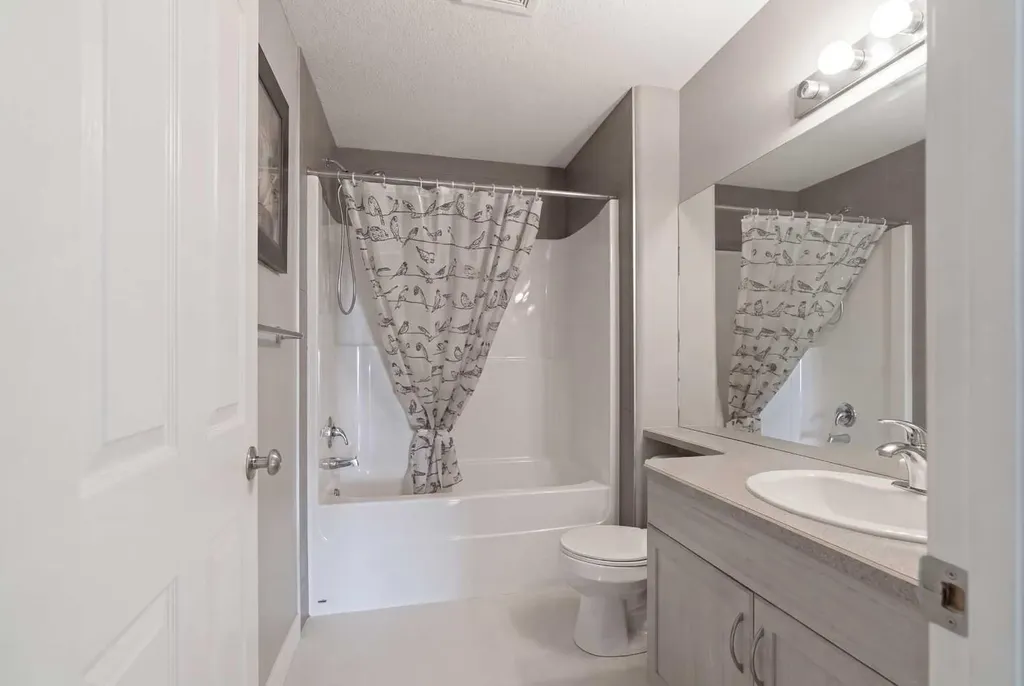 11366 81 Avenue Grande Prairie AB T8W 2T8