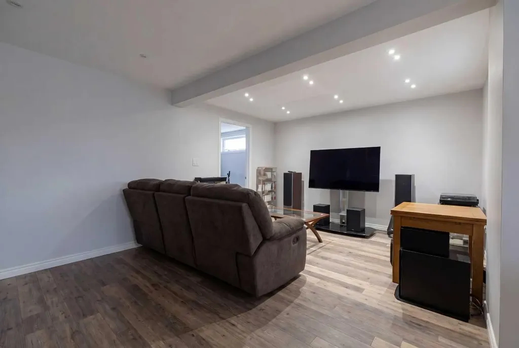 11366 81 Avenue Grande Prairie AB T8W 2T8