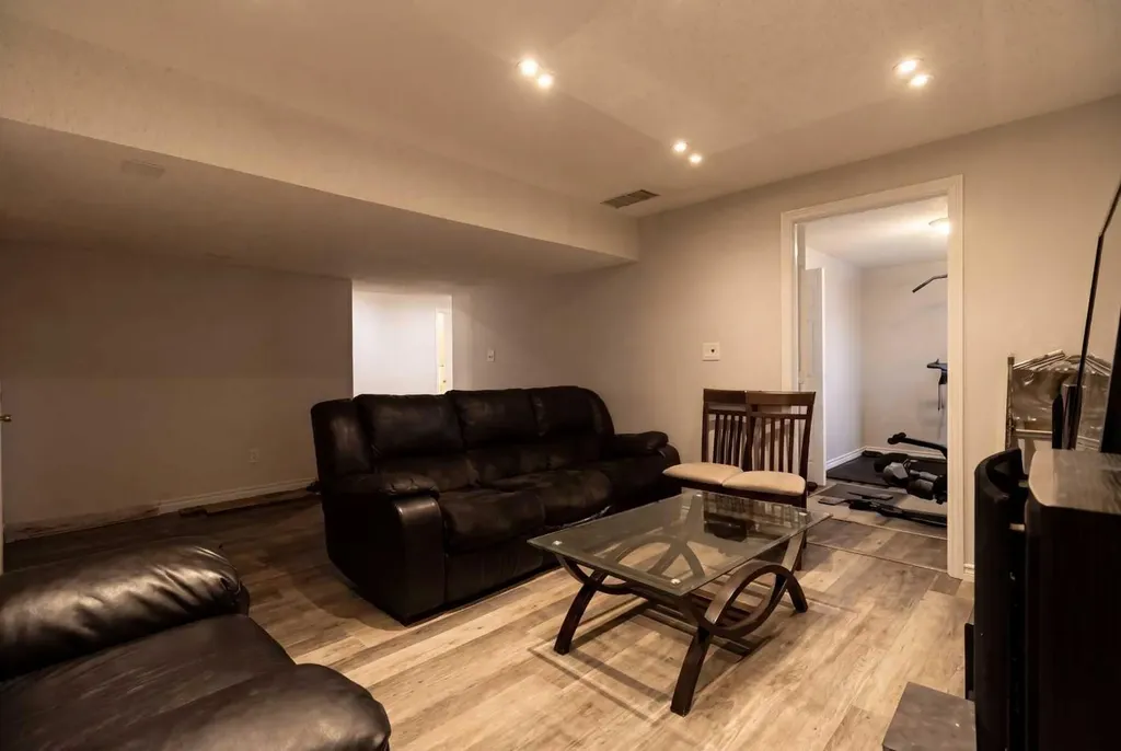 11366 81 Avenue Grande Prairie AB T8W 2T8