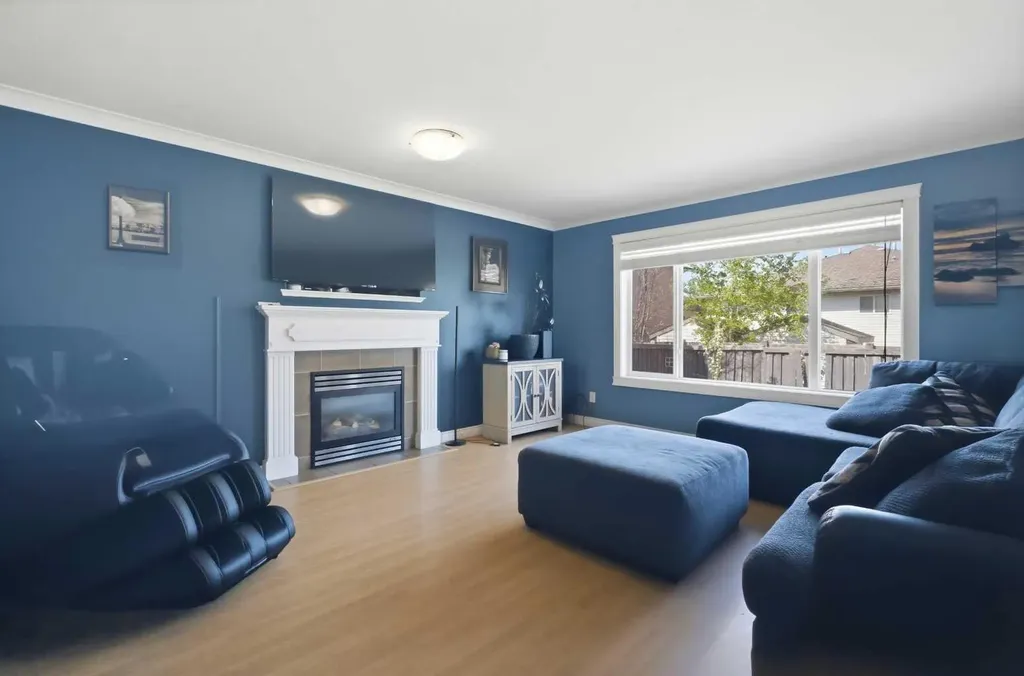 11366 81 Avenue Grande Prairie AB T8W 2T8