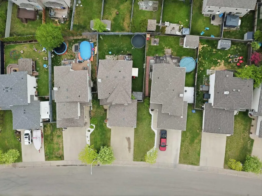 11366 81 Avenue Grande Prairie AB T8W 2T8
