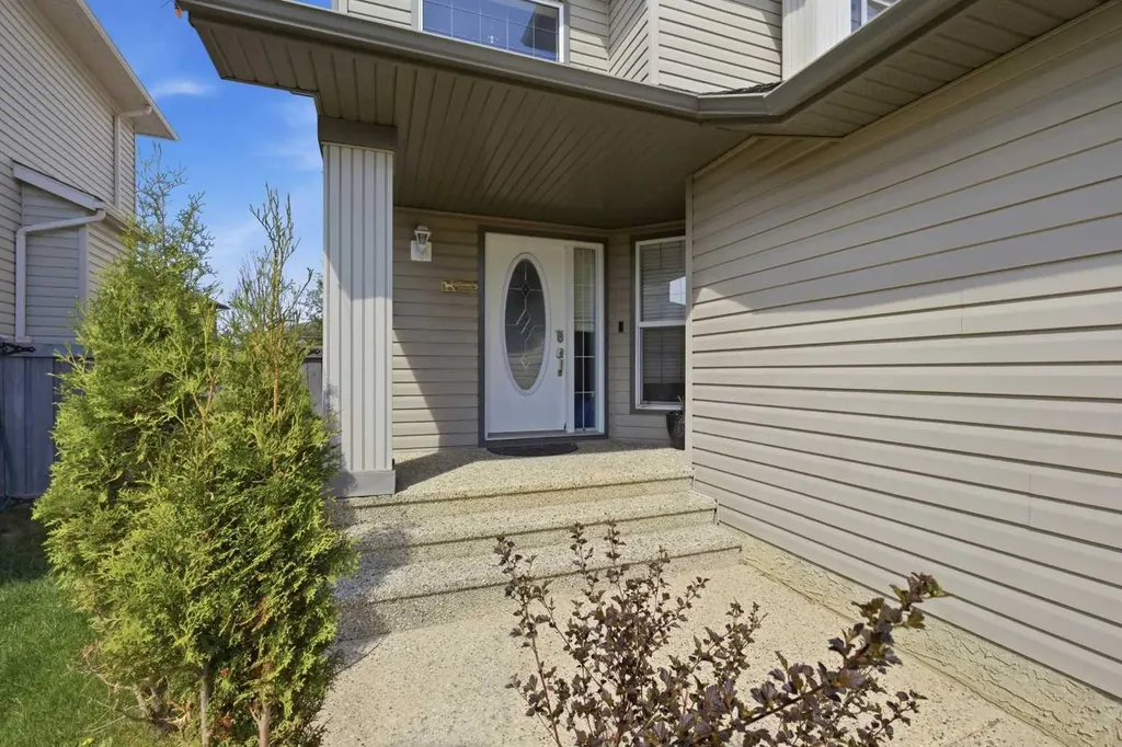 11366 81 Avenue Grande Prairie AB T8W 2T8