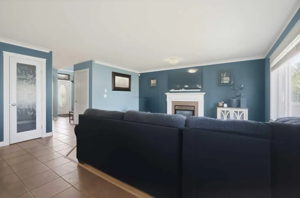 11366 81 Avenue Grande Prairie AB T8W 2T8