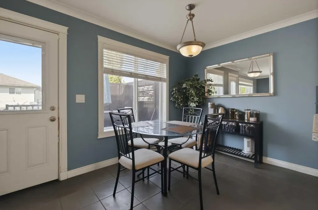 11366 81 Avenue Grande Prairie AB T8W 2T8