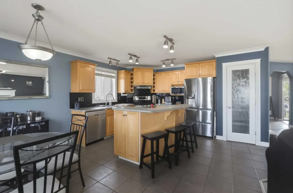 11366 81 Avenue Grande Prairie AB T8W 2T8