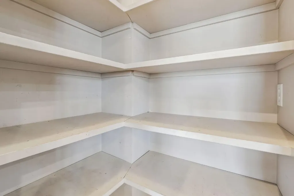161 Citadel Ridge Close NW Calgary AB T3G4V5