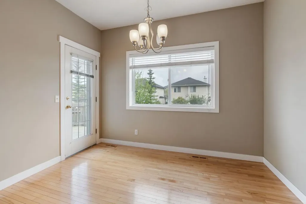 161 Citadel Ridge Close NW Calgary AB T3G4V5