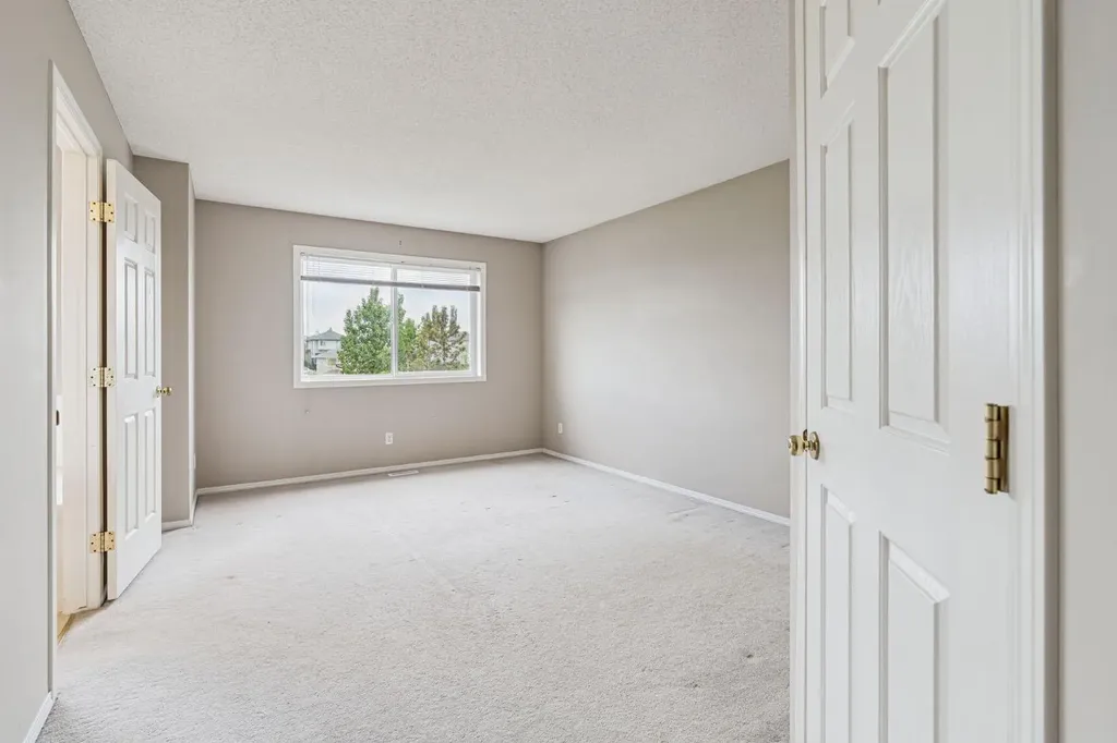 161 Citadel Ridge Close NW Calgary AB T3G4V5