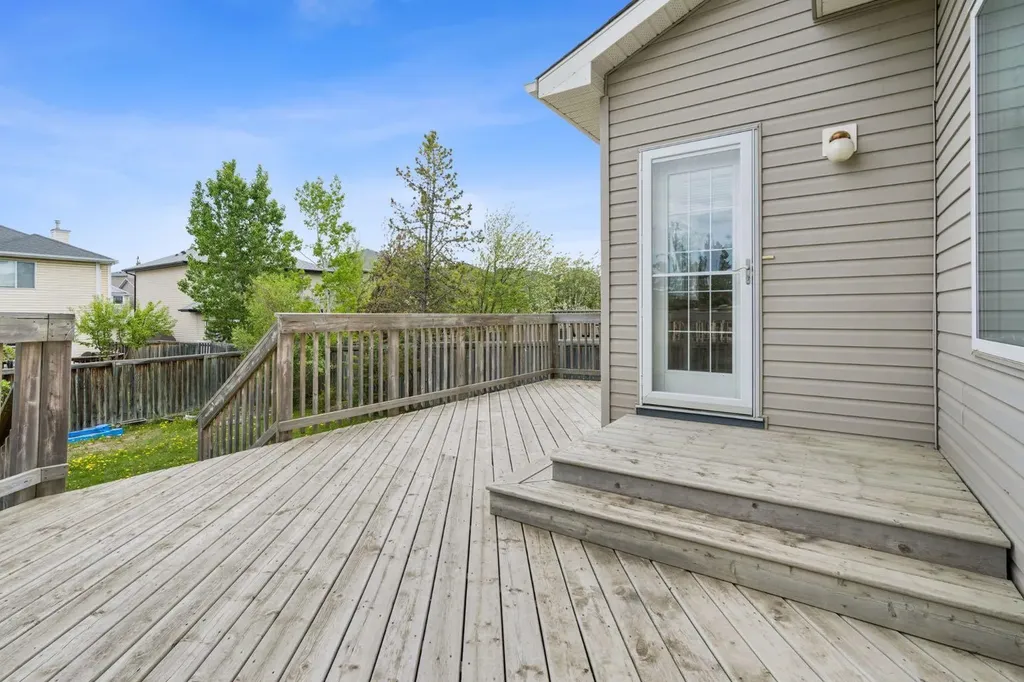 161 Citadel Ridge Close NW Calgary AB T3G4V5