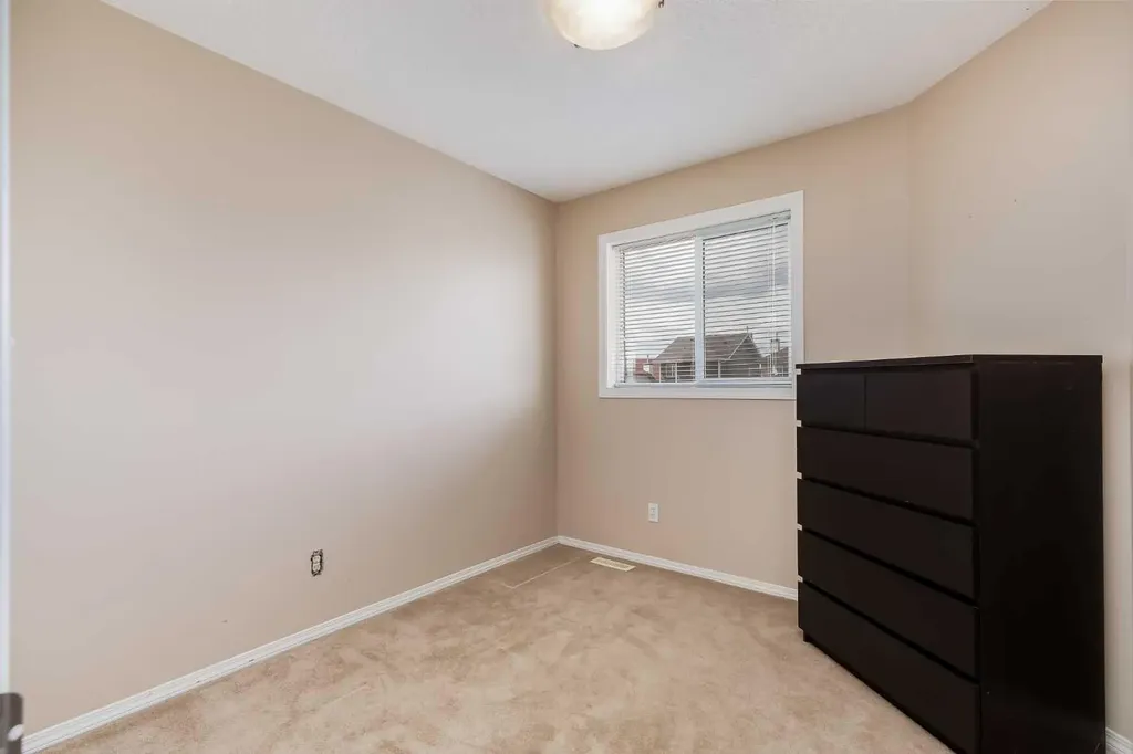 31 Taralake Gardens NE Calgary AB T3J 0A8