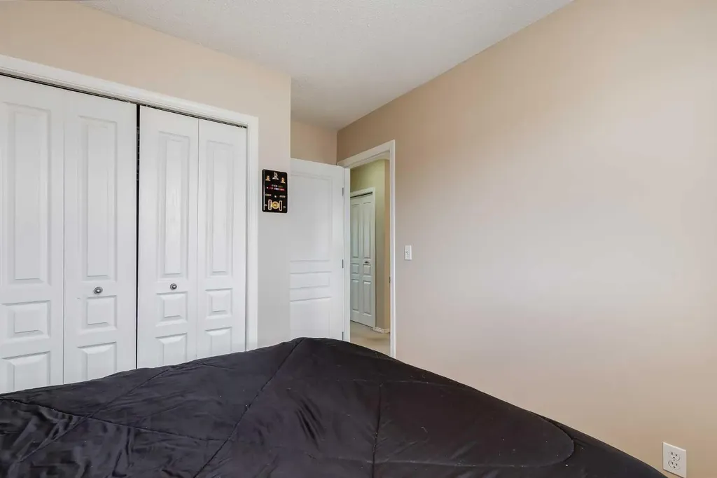 31 Taralake Gardens NE Calgary AB T3J 0A8