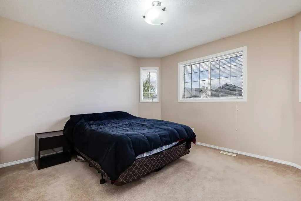 31 Taralake Gardens NE Calgary AB T3J 0A8
