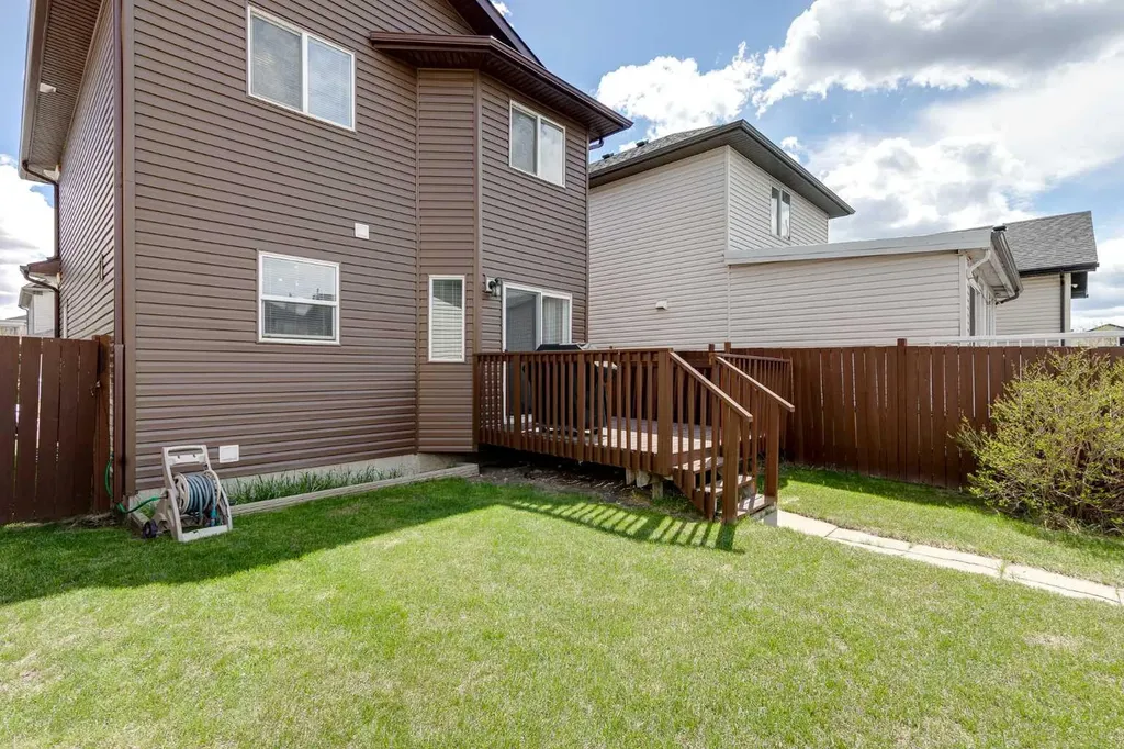 31 Taralake Gardens NE Calgary AB T3J 0A8