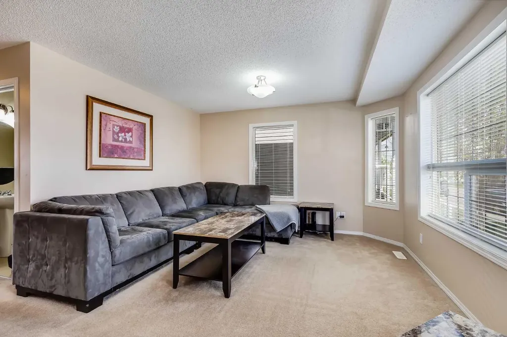 31 Taralake Gardens NE Calgary AB T3J 0A8