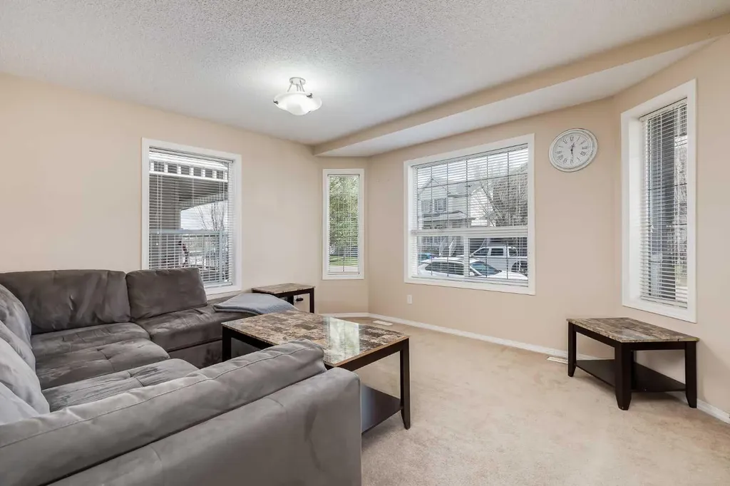 31 Taralake Gardens NE Calgary AB T3J 0A8