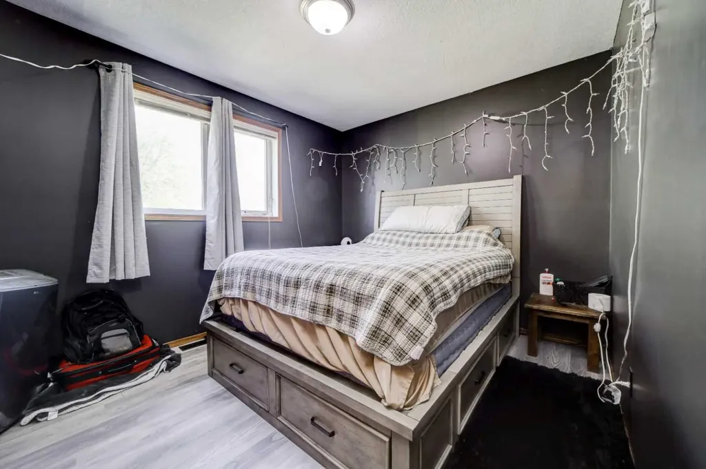 93 4 Avenue Pincher Creek AB T0K 1W0