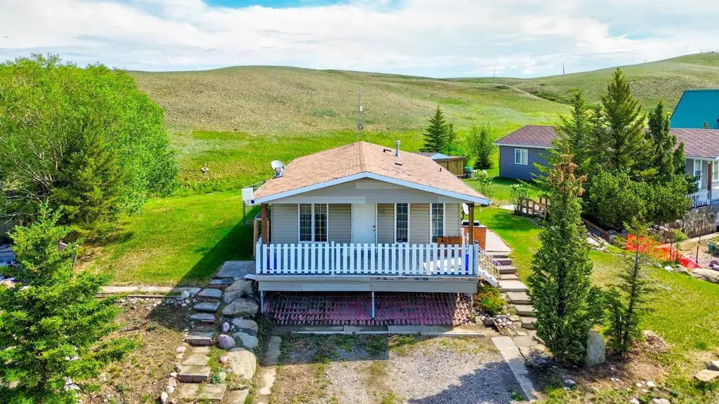 93 4 Avenue Pincher Creek AB T0K 1W0