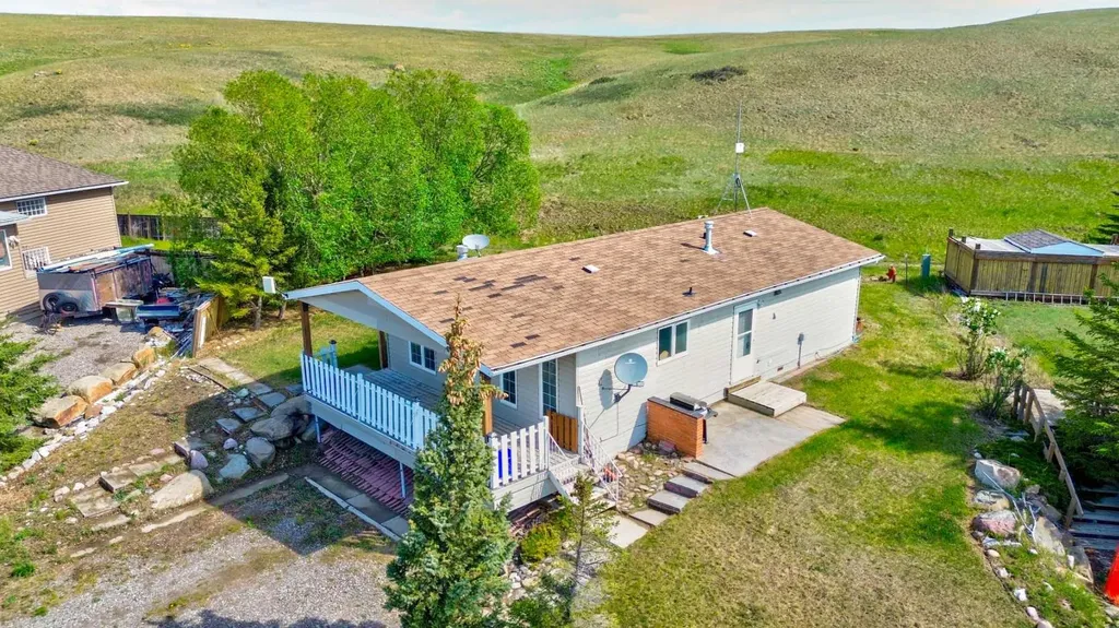 93 4 Avenue Rural Pincher Creek No. 9 M.d. Of AB T0K 1W0