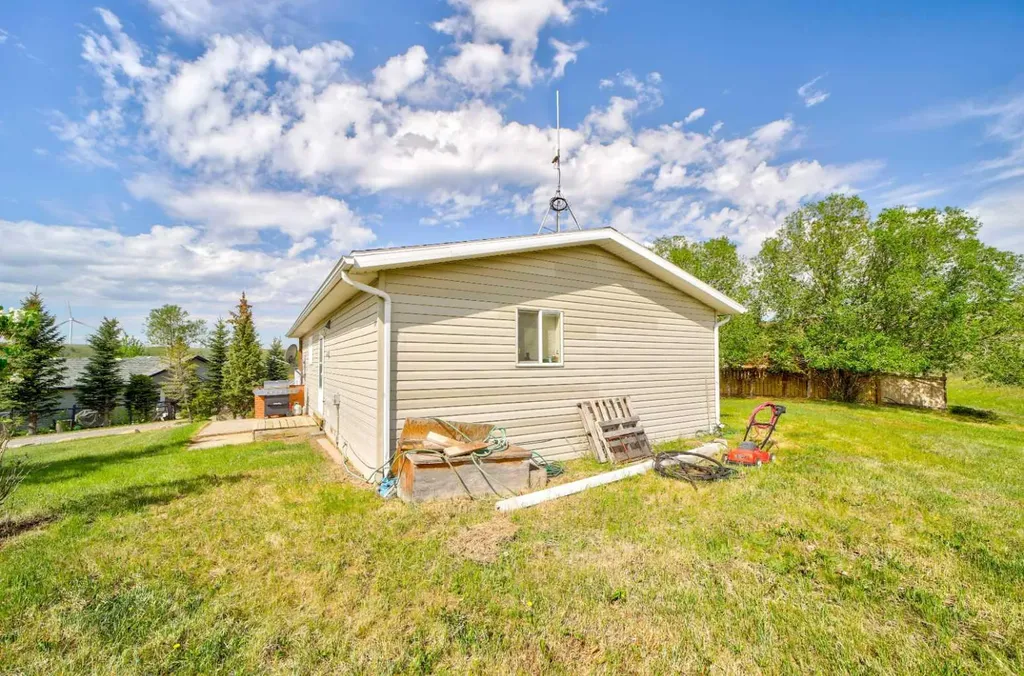 93 4 Avenue Rural Pincher Creek No. 9 M.d. Of AB T0K 1W0