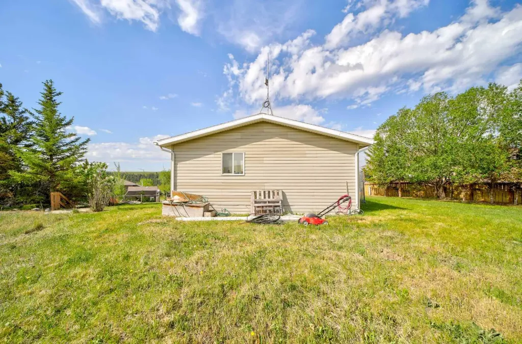 93 4 Avenue Rural Pincher Creek No. 9 M.d. Of AB T0K 1W0