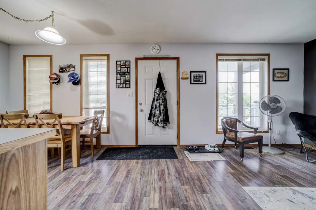 93 4 Avenue Pincher Creek AB T0K 1W0