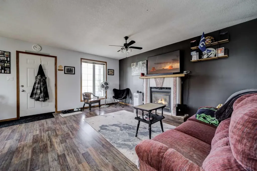 93 4 Avenue Pincher Creek AB T0K 1W0