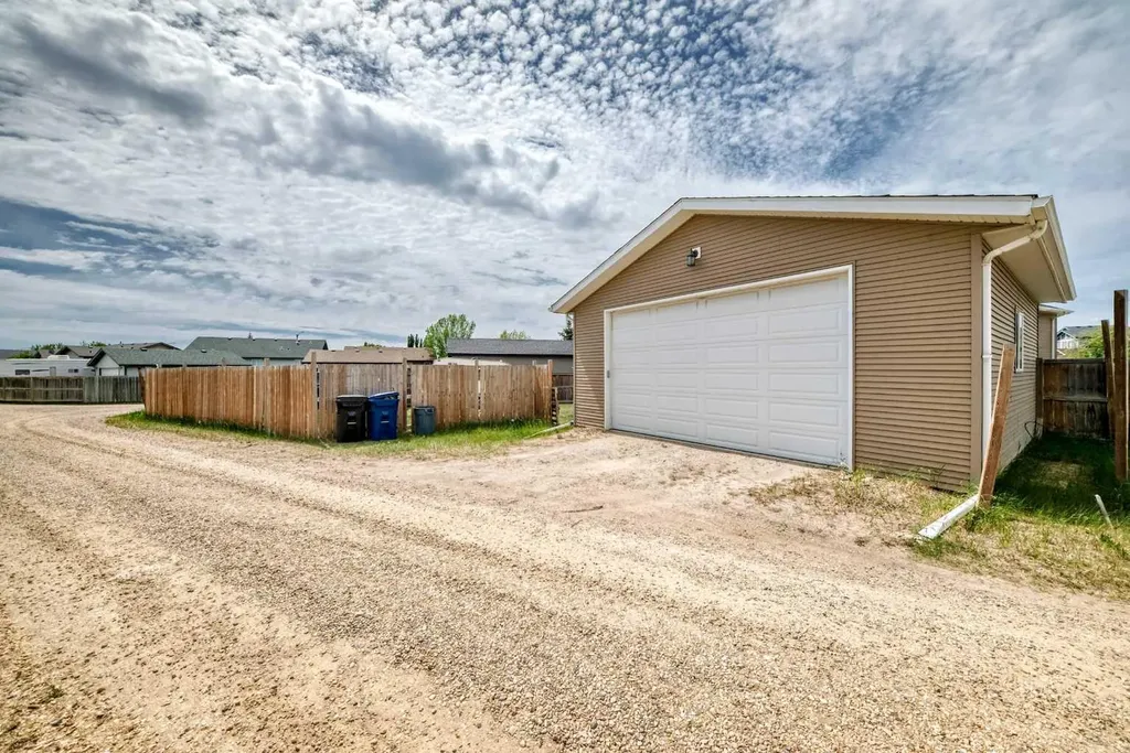 128 Almond Crescent Blackfalds AB T4M 0J5