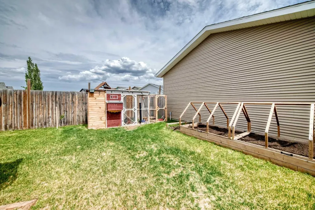 128 Almond Crescent Blackfalds AB T4M 0J5