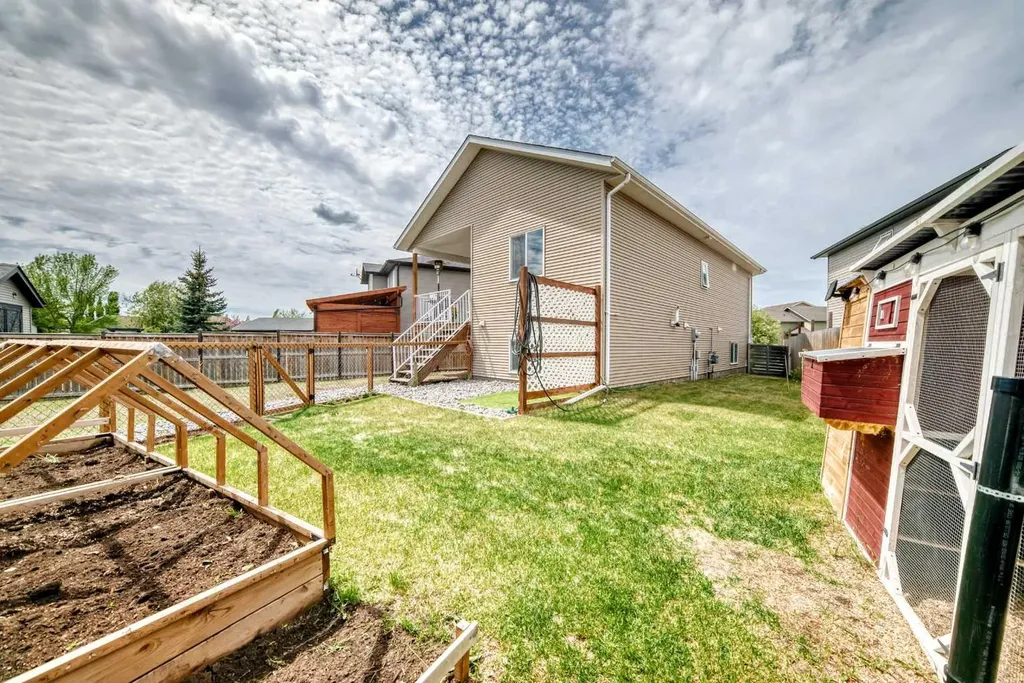 128 Almond Crescent Blackfalds AB T4M 0J5