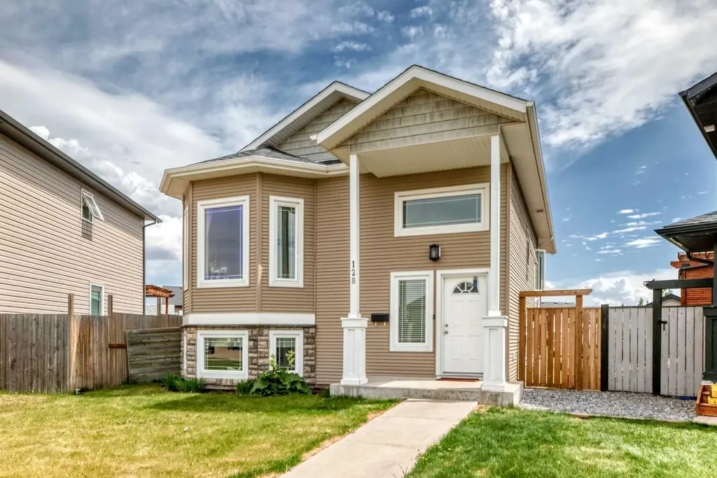 128 Almond Crescent Blackfalds AB T4M 0J5