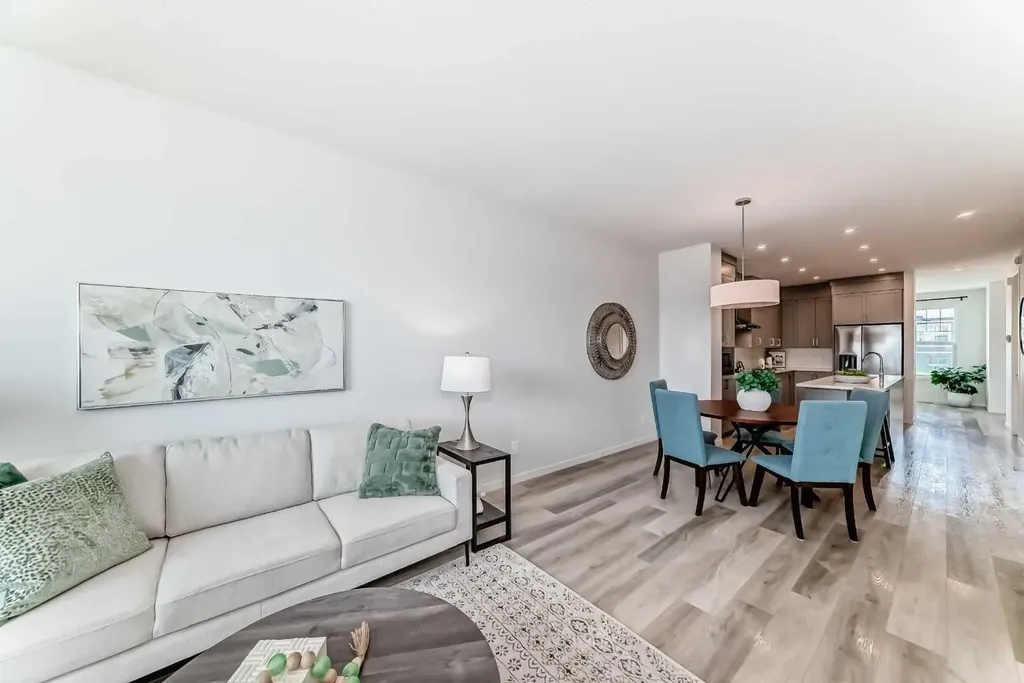 238 Aquila Drive NW Calgary AB T3R 1Y6