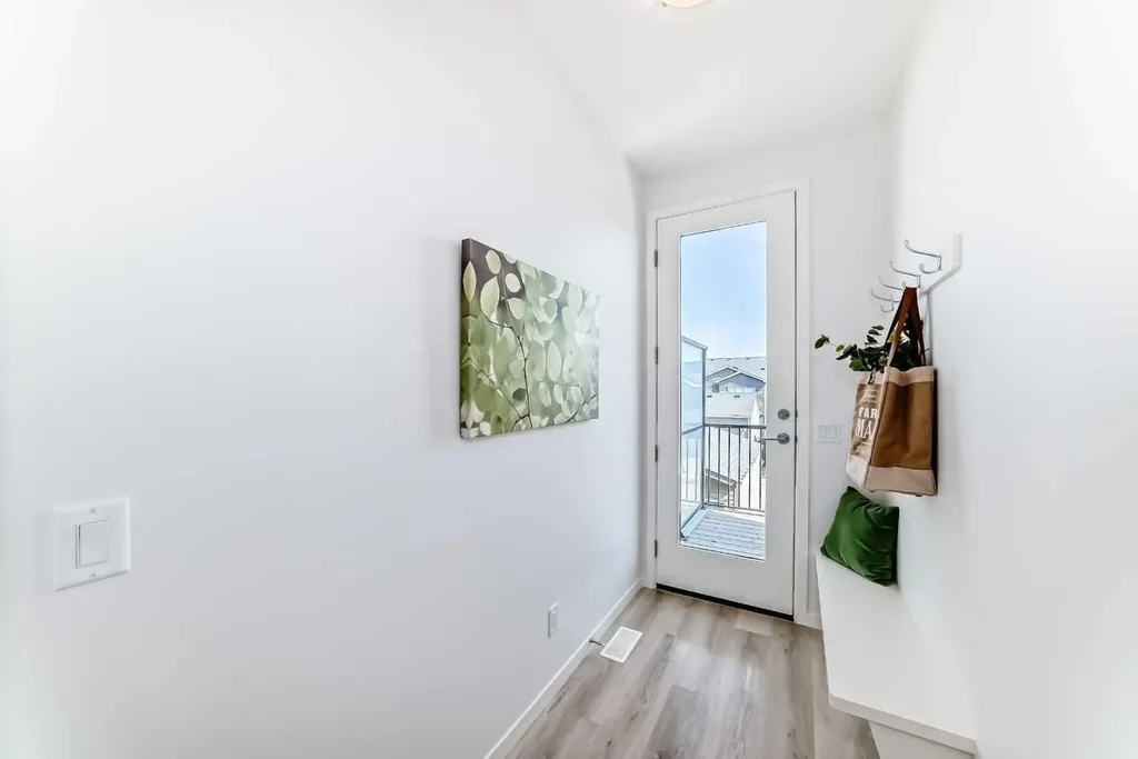 238 Aquila Drive NW Calgary AB T3R 1Y6