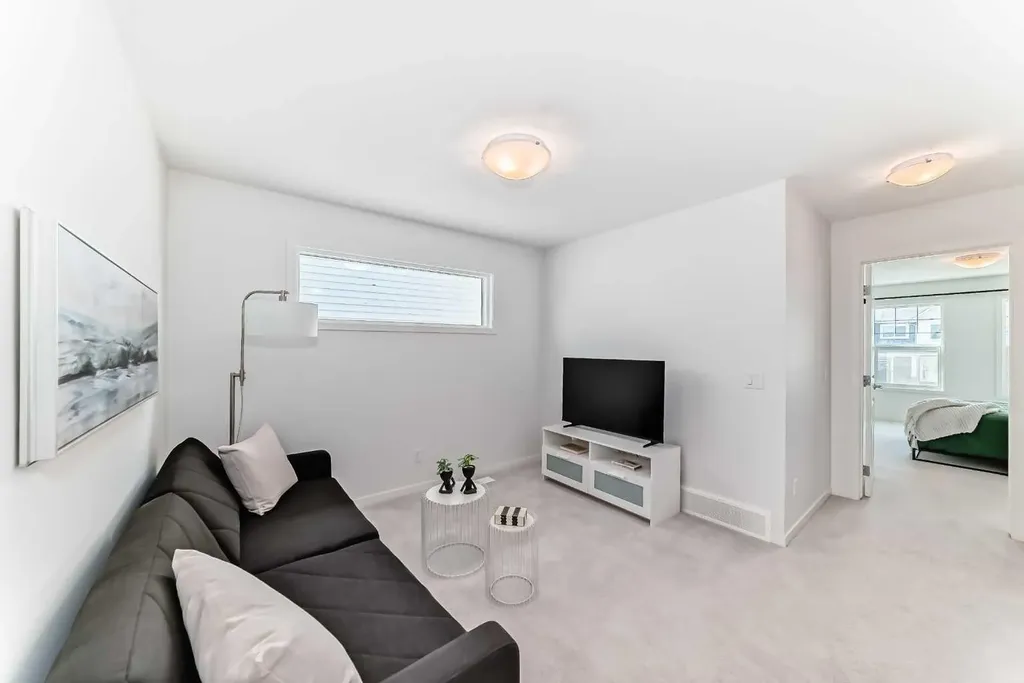 238 Aquila Drive NW Calgary AB T3R 1Y6