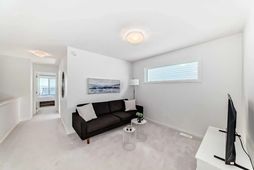 238 Aquila Drive NW Calgary AB T3R 1Y6