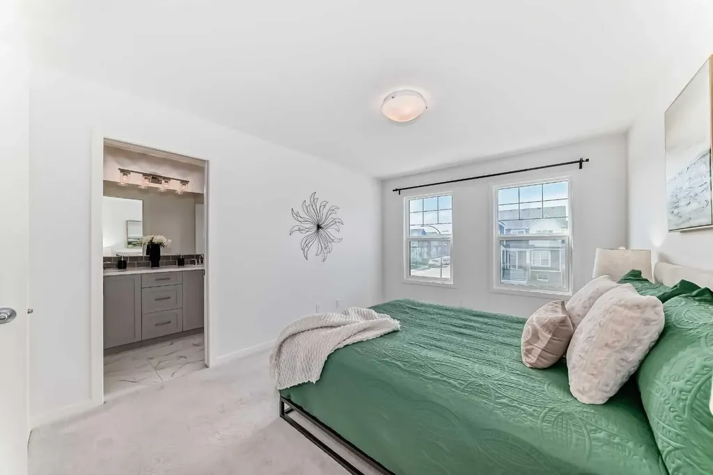 238 Aquila Drive NW Calgary AB T3R 1Y6