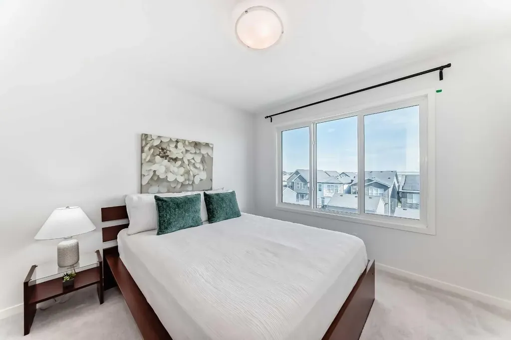 238 Aquila Drive NW Calgary AB T3R 1Y6