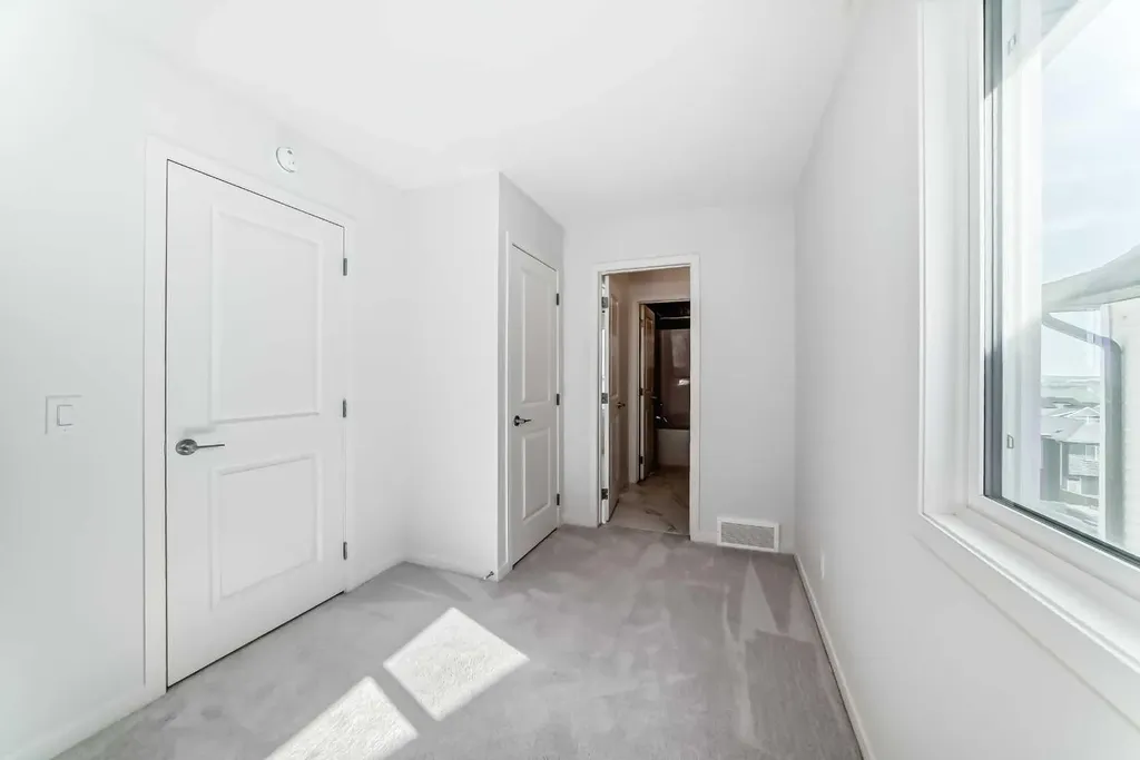 238 Aquila Drive NW Calgary AB T3R 1Y6