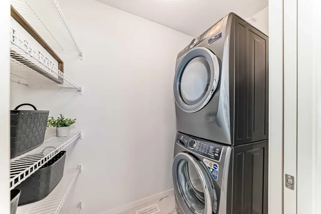 238 Aquila Drive NW Calgary AB T3R 1Y6