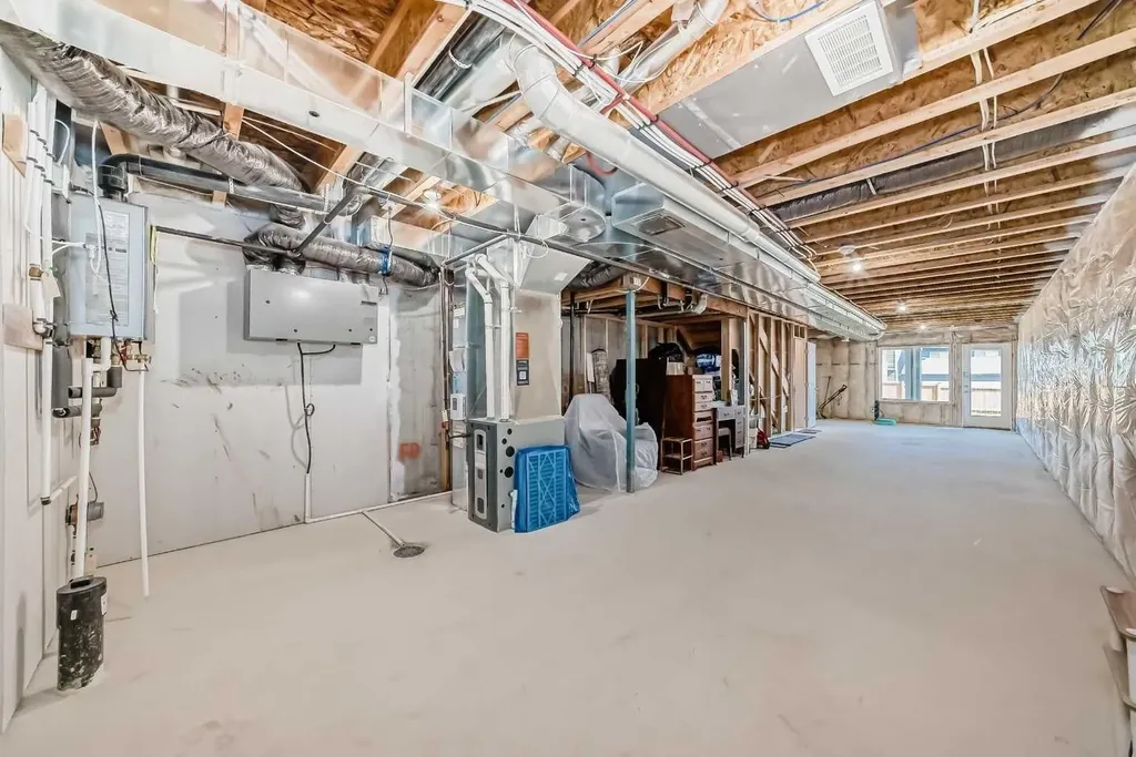 238 Aquila Drive NW Calgary AB T3R 1Y6