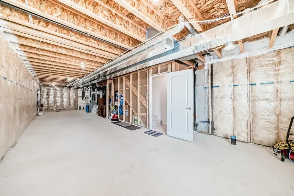 238 Aquila Drive NW Calgary AB T3R 1Y6
